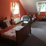 Bed & Breakfast Heeneys 3*
